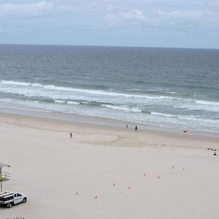 President Holiday Apartments - Absolute Beachfront Gold Coast Exterior photo
