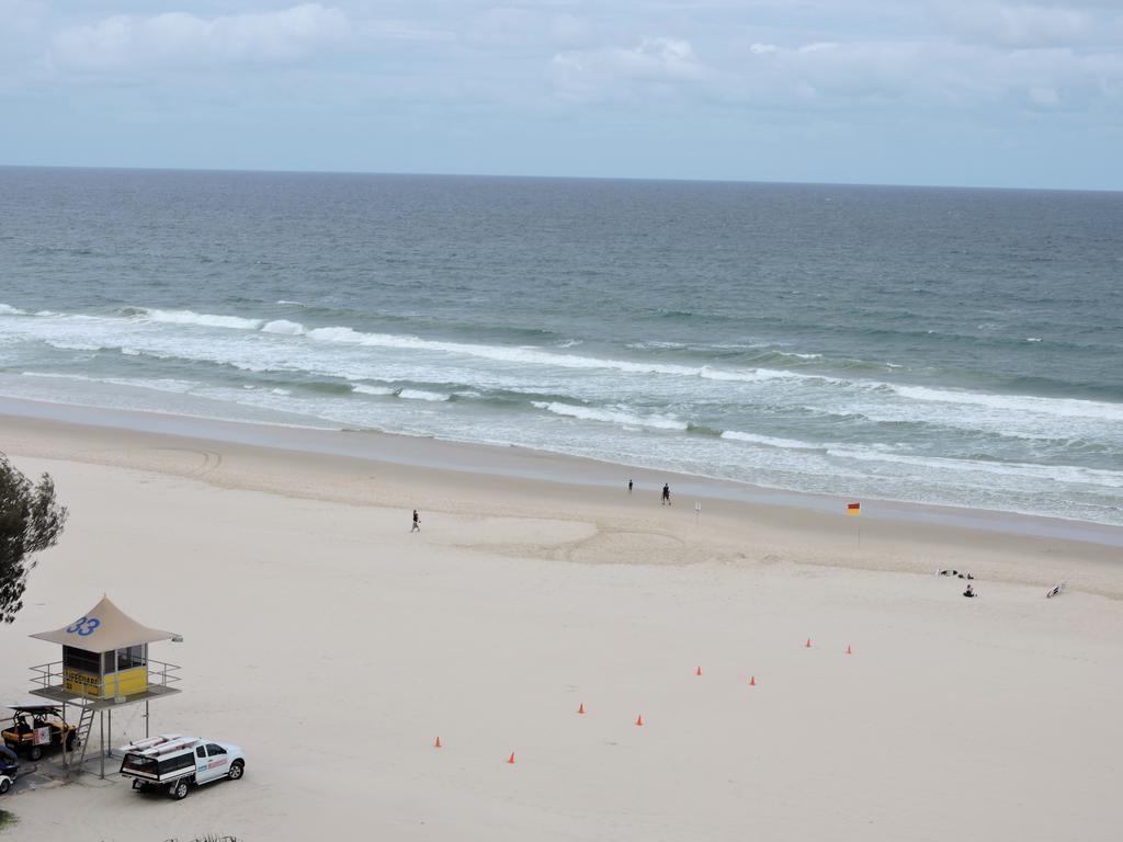 President Holiday Apartments - Absolute Beachfront Gold Coast Exterior photo