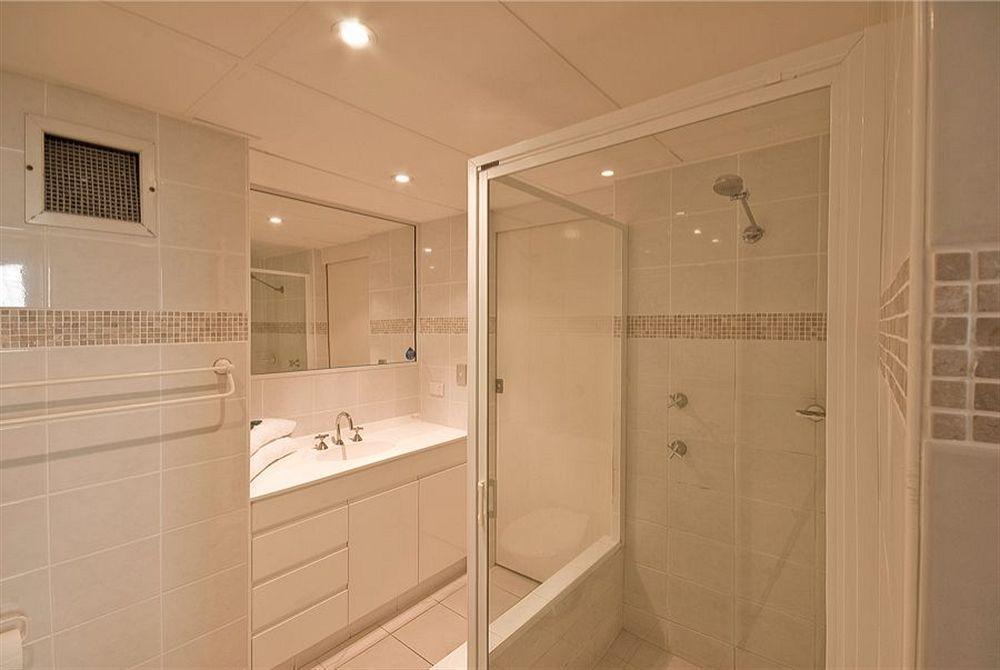 President Holiday Apartments - Absolute Beachfront Gold Coast Exterior photo