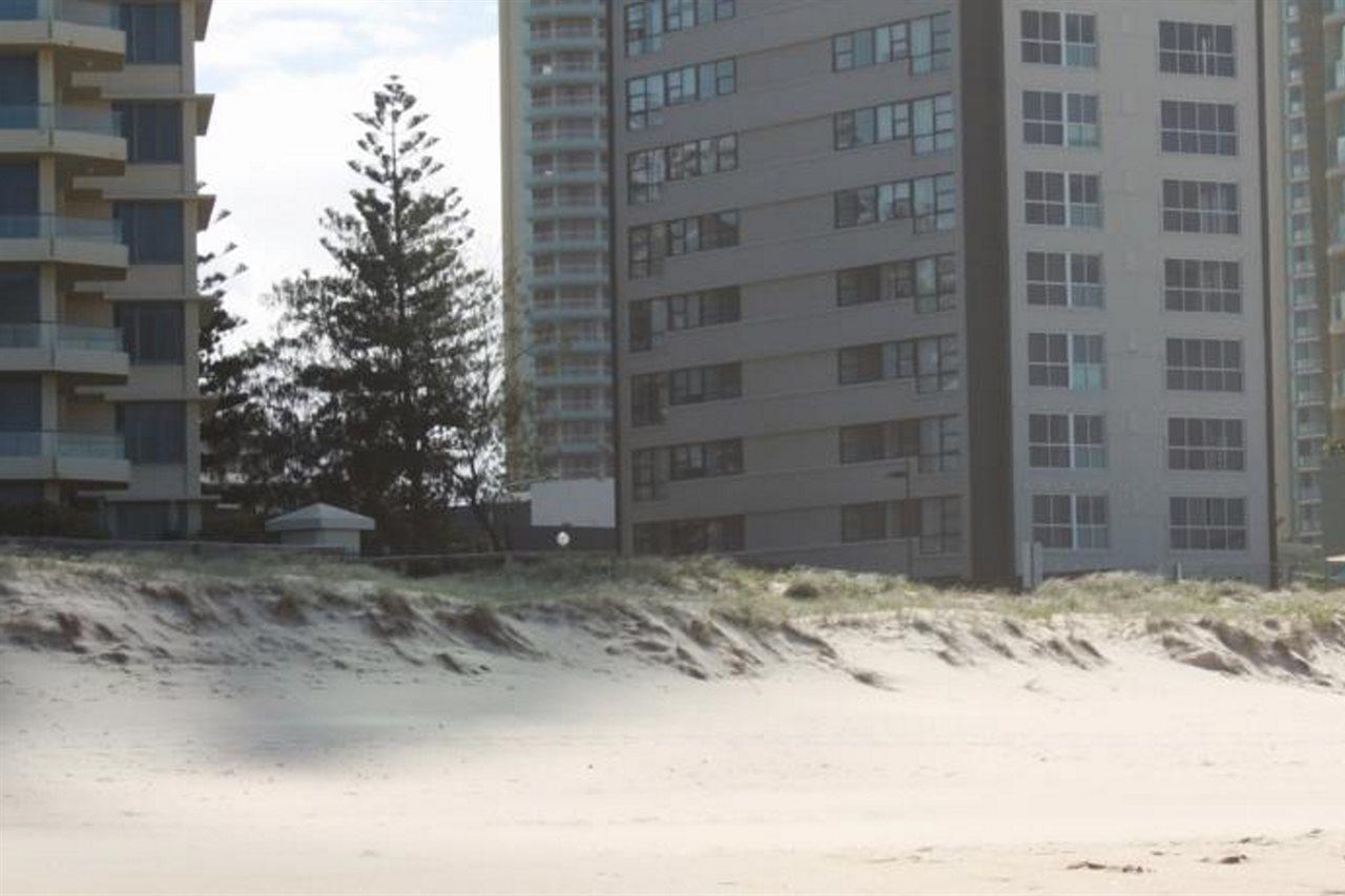 President Holiday Apartments - Absolute Beachfront Gold Coast Exterior photo