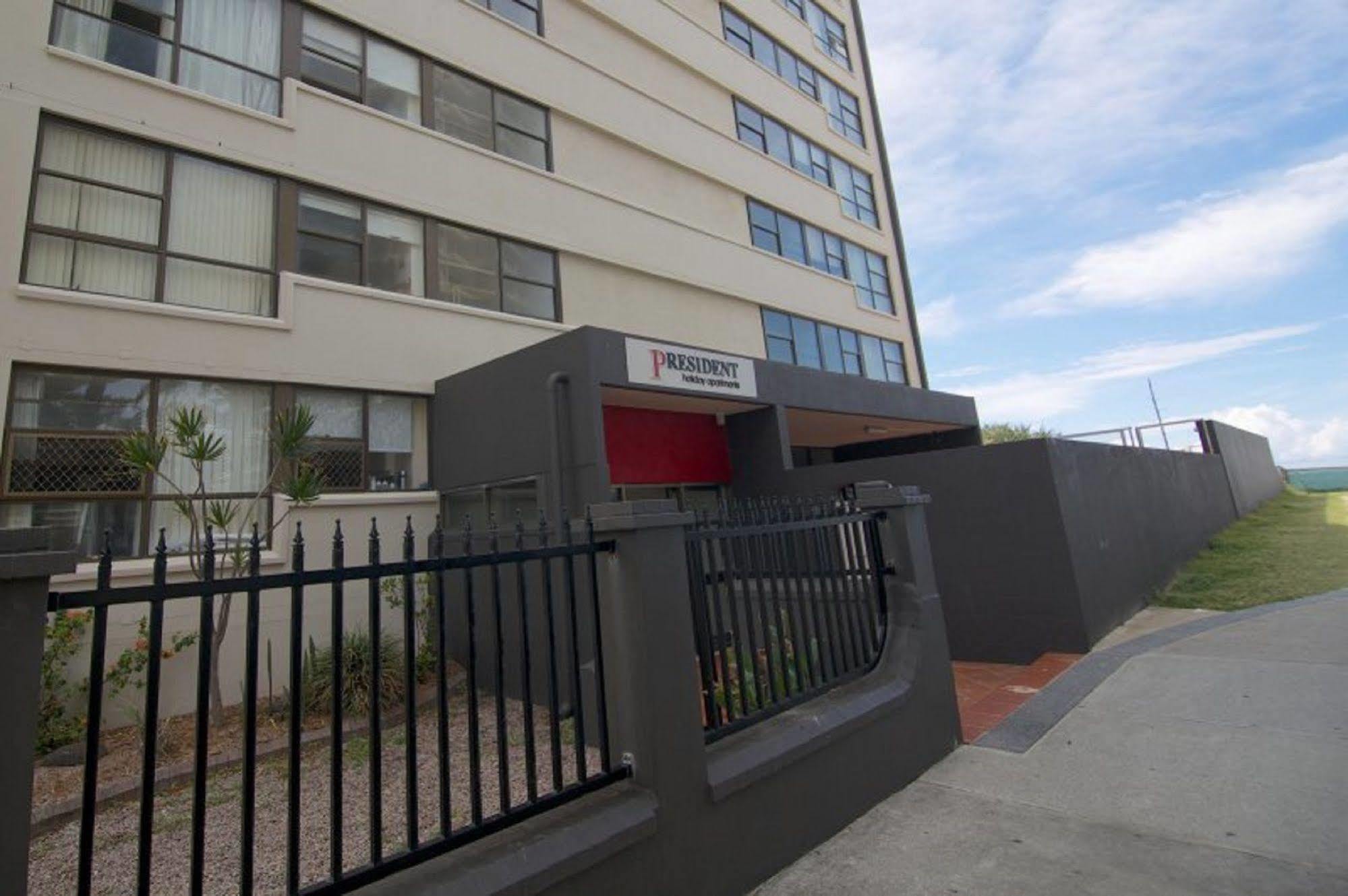 President Holiday Apartments - Absolute Beachfront Gold Coast Exterior photo