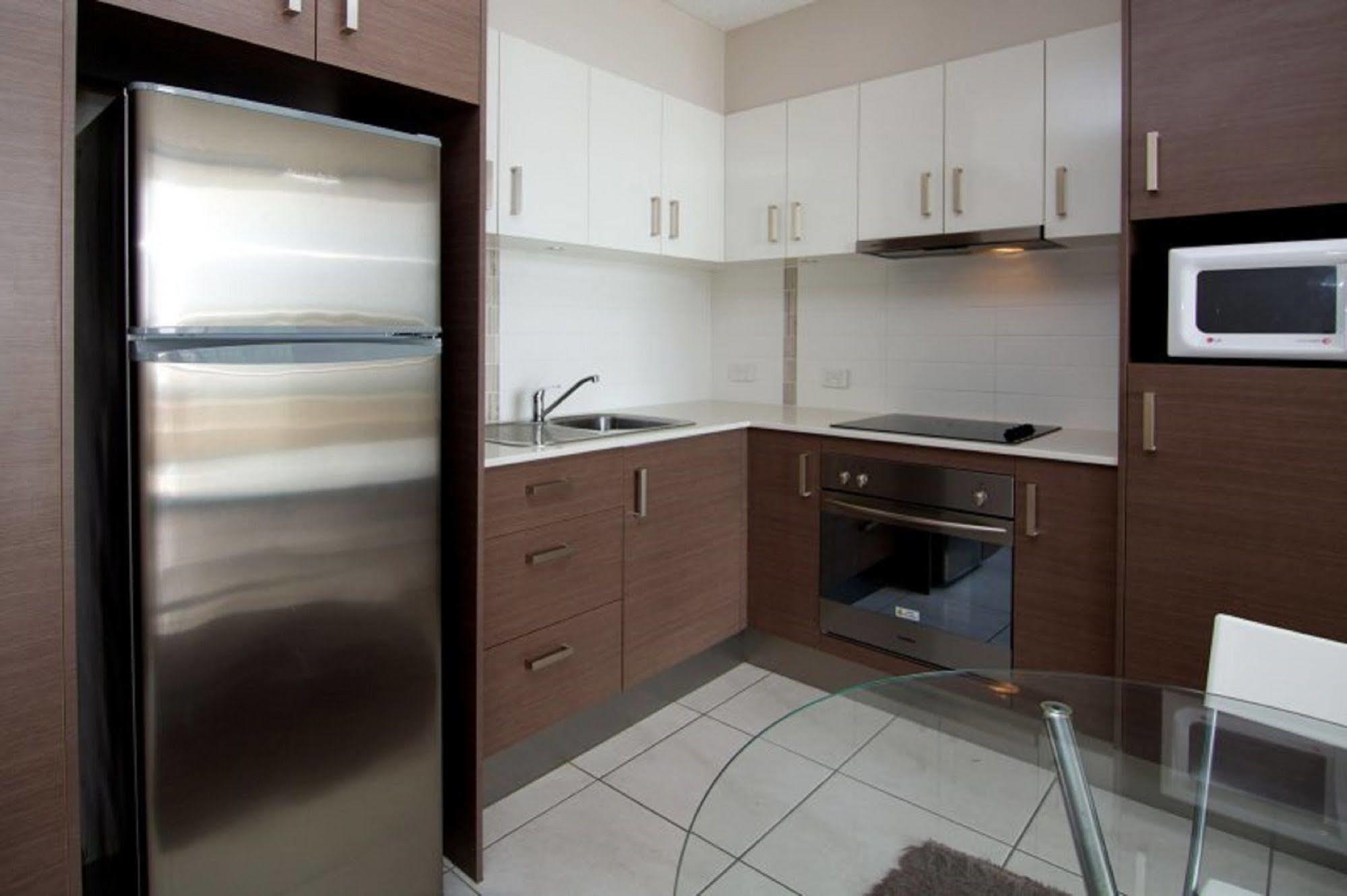 President Holiday Apartments - Absolute Beachfront Gold Coast Exterior photo