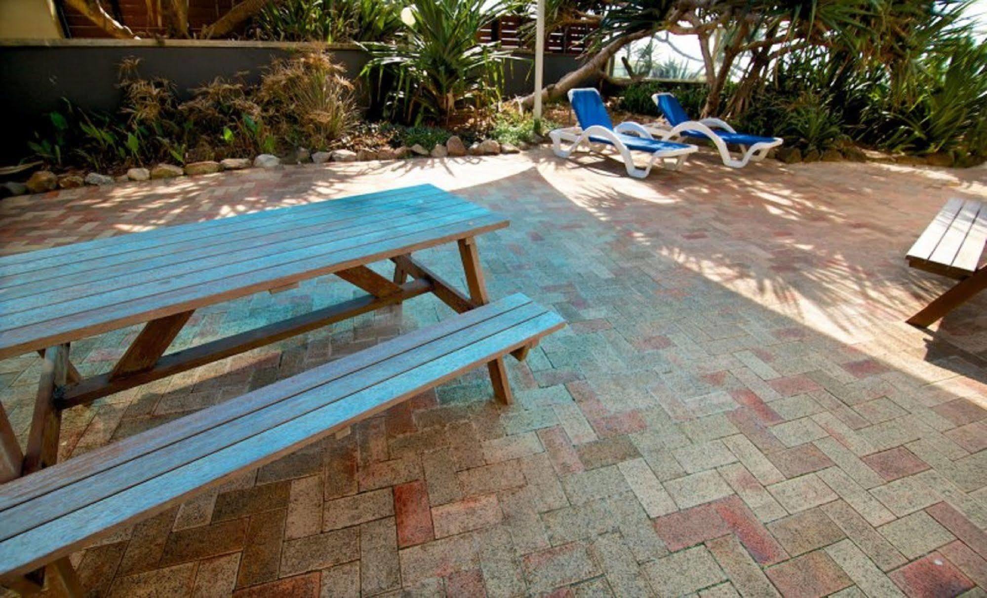 President Holiday Apartments - Absolute Beachfront Gold Coast Exterior photo