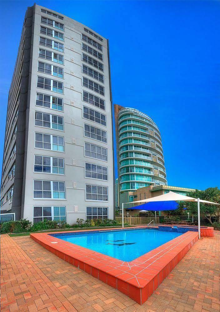 President Holiday Apartments - Absolute Beachfront Gold Coast Exterior photo