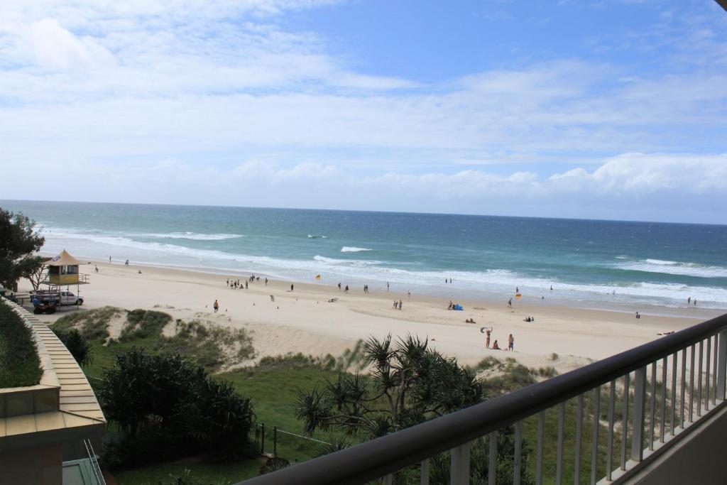 President Holiday Apartments - Absolute Beachfront Gold Coast Exterior photo